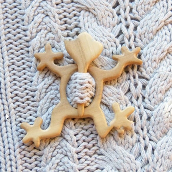 lusailstore - wooden animal brooches