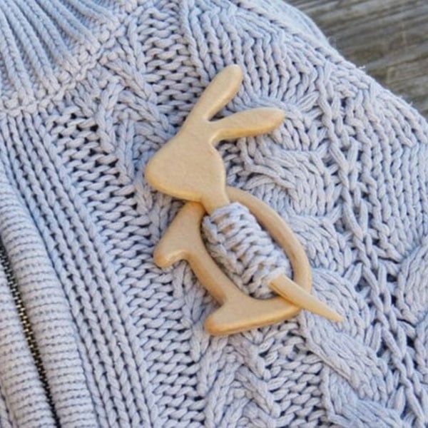 lusailstore - wooden animal brooches