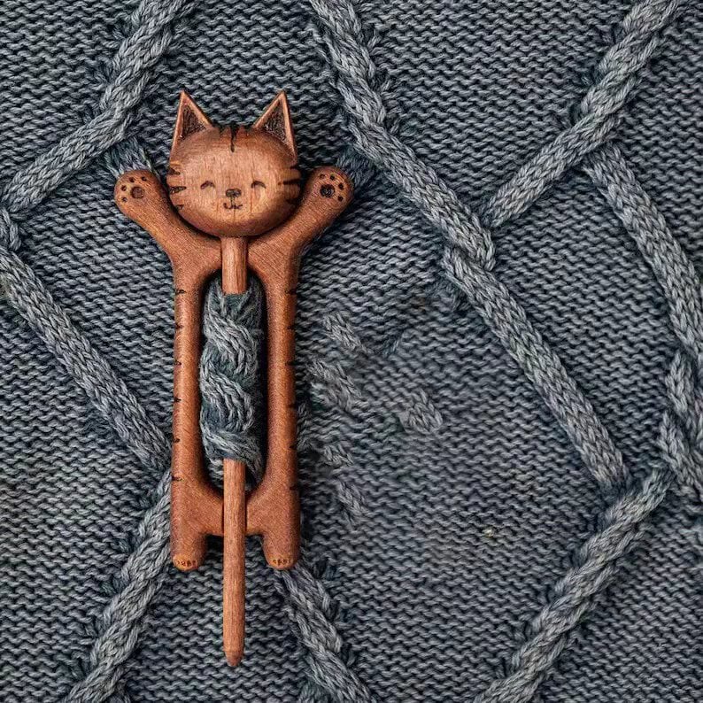 lusailstore - wooden animal brooches
