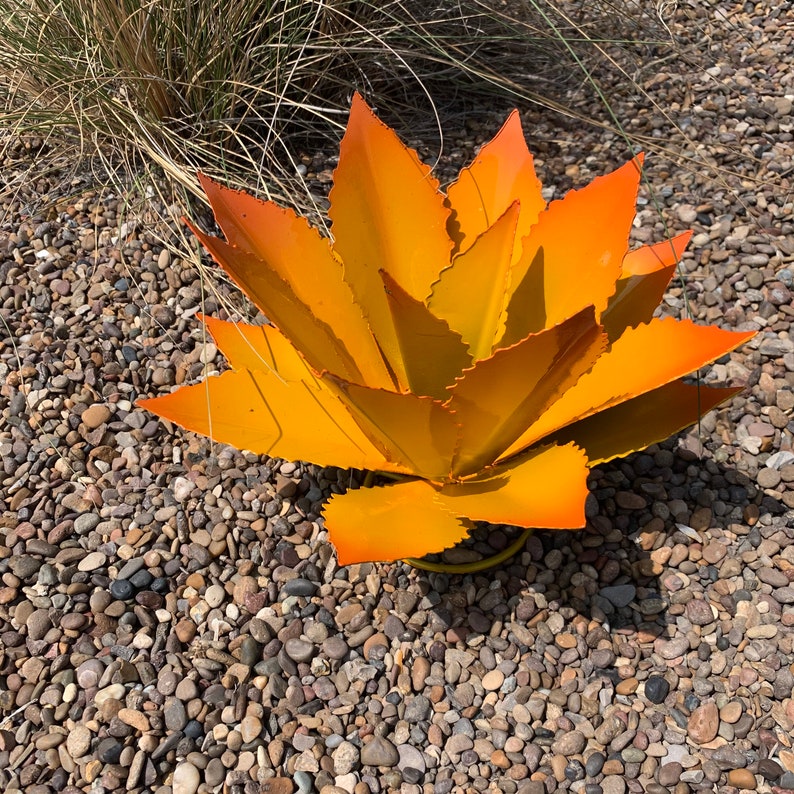 lusailstore - Decorative metal plant agave