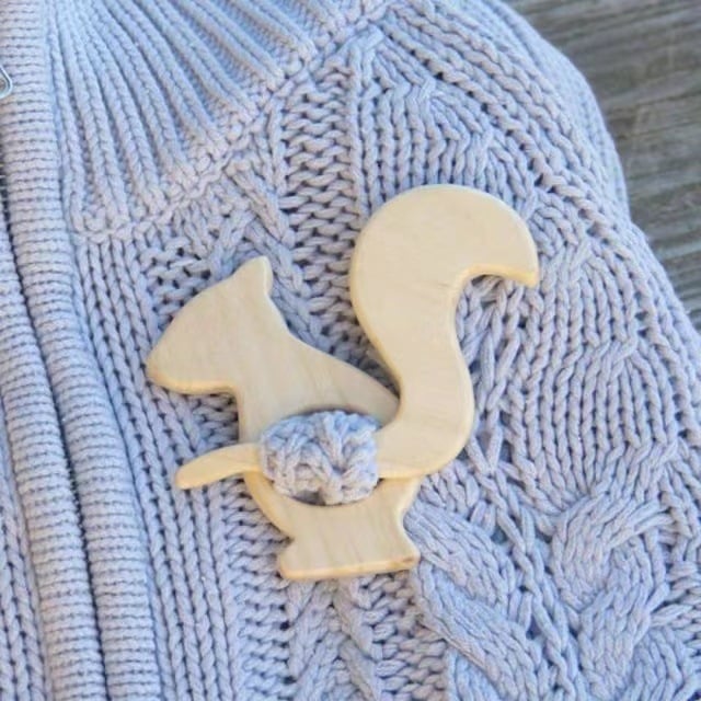 lusailstore - wooden animal brooches