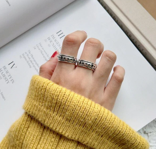 lusailstore - Moon and Stars Rotating Ring