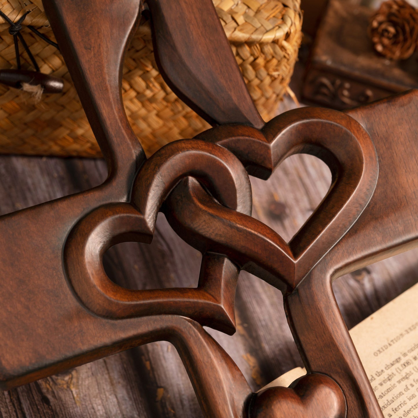 lusailstore - interwoven heart shaped wooden crossing