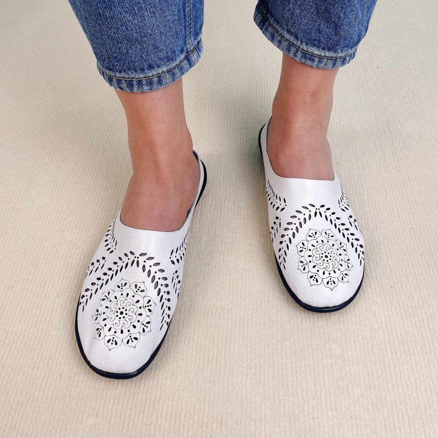 lusailstore - Casual and versatile hollow slippers