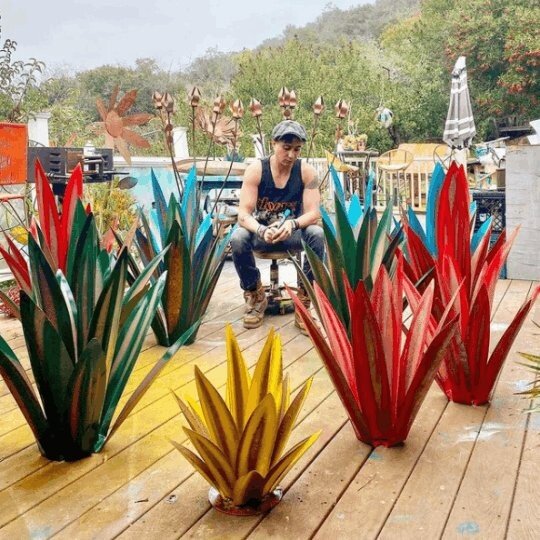 lusailstore- Waterproof Solar Garden Agave